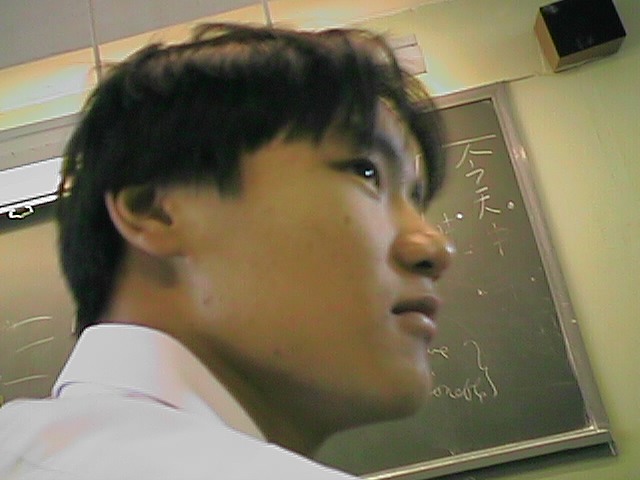 00048.jpg (55976 bytes)